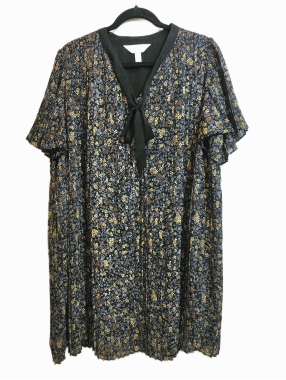 Floral Tie-Neck Mini Dress in Black and Gold